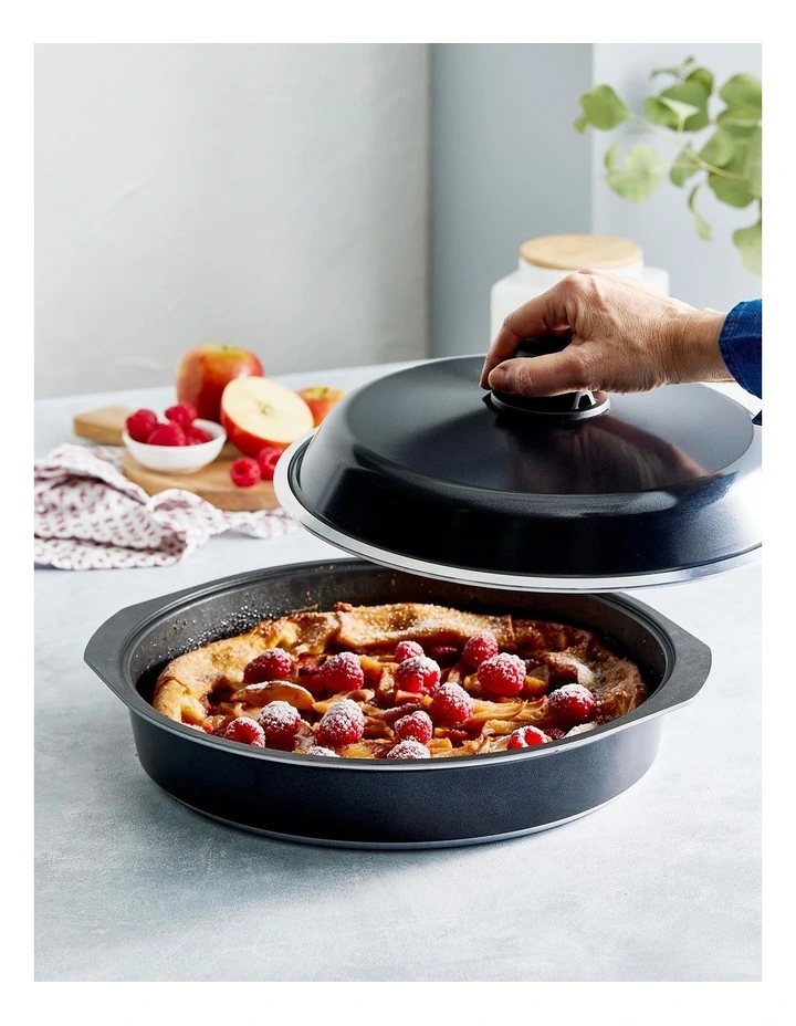 Bessemer Non-Stick Round Baking Dish 34cm in Black image 3