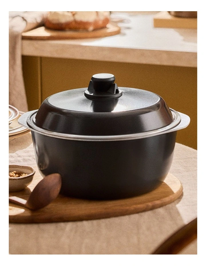 Bessemer Non-Stick Casserole 28cm in Black image 5