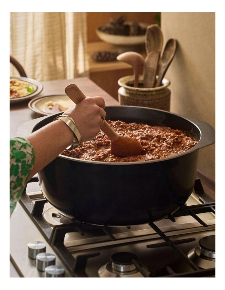 Bessemer Non-Stick Casserole 37cm in Black image 4