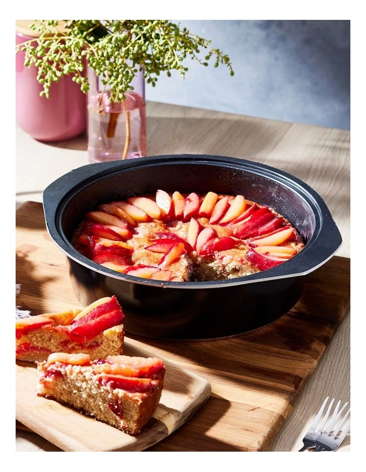 Bessemer Non-Stick Dutch Oven 28cm in Black image 5