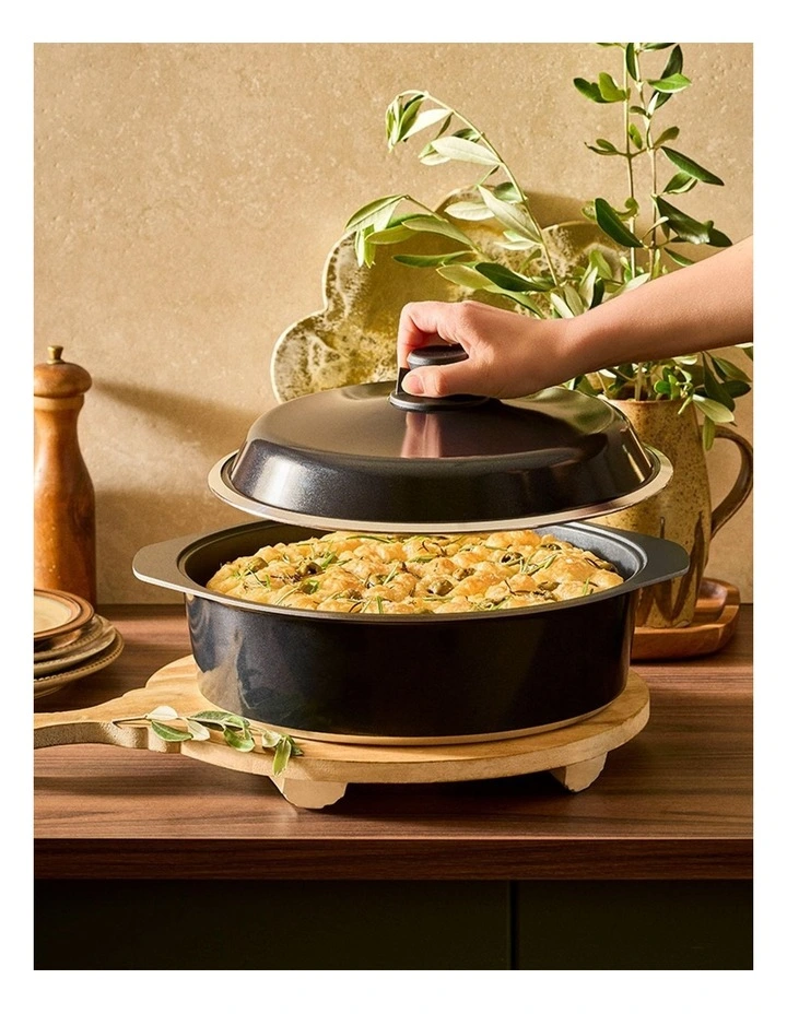 Bessemer Non-Stick Dutch Oven 32cm in Black image 5