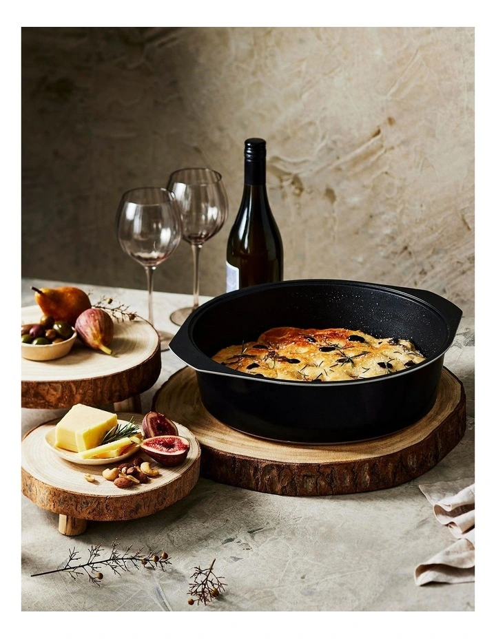 Bessemer Non-Stick Dutch Oven 32cm in Black image 6