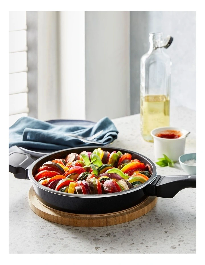 Bessemer Non-Stick Frypan 28cm in Black image 4