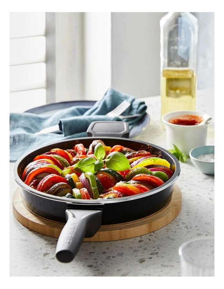 Bessemer Non-Stick Frypan 28cm in Black image 5