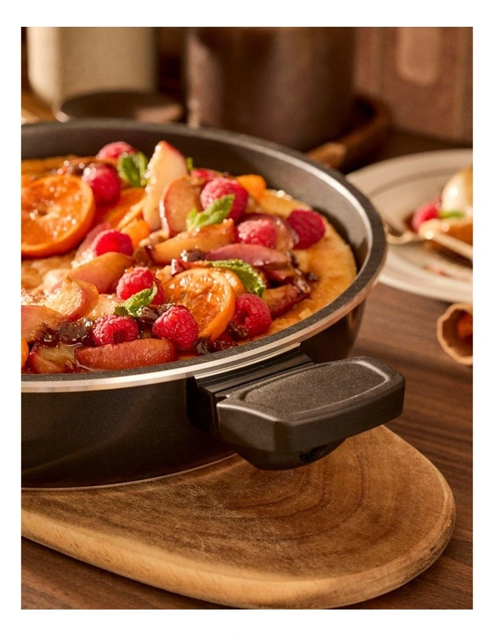 Bessemer Non-Stick Multi Fry Pan 32cm in Black image 4