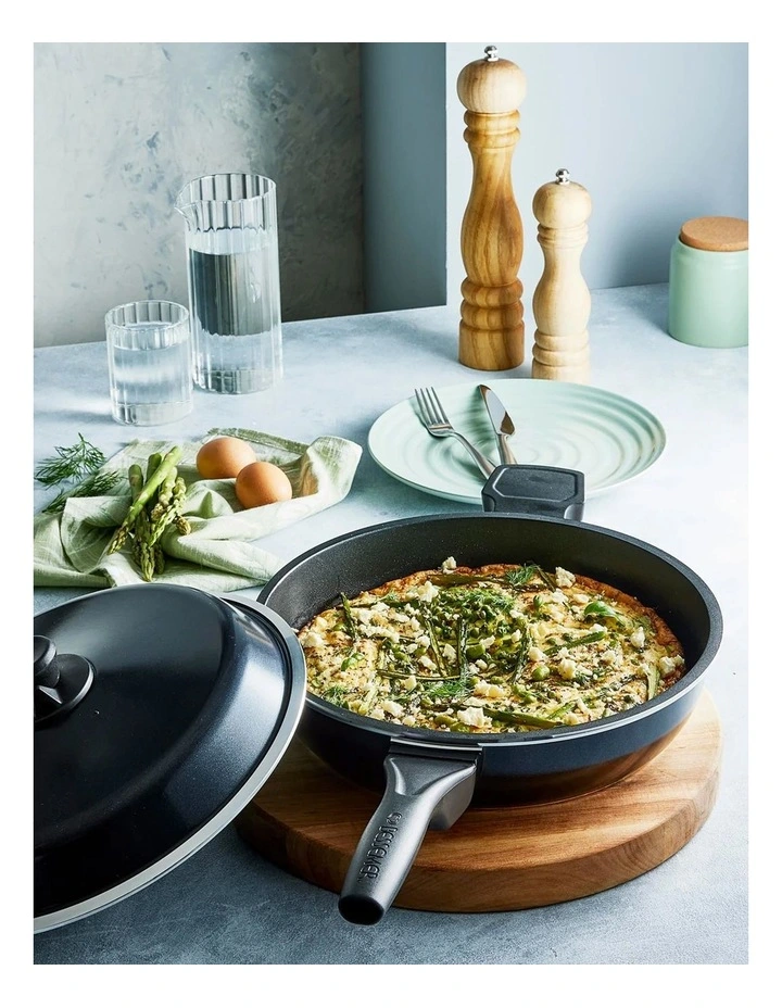 Bessemer Non-Stick Multi Fry Pan 32cm in Black image 5