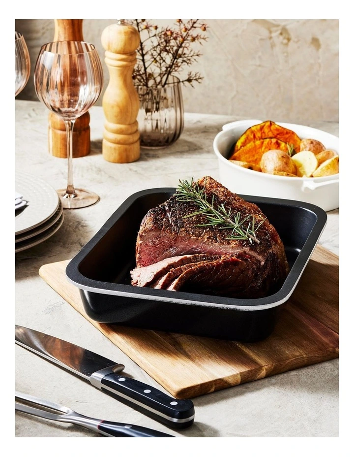 Bessemer Non-Stick Roaster 32cm in Black image 2