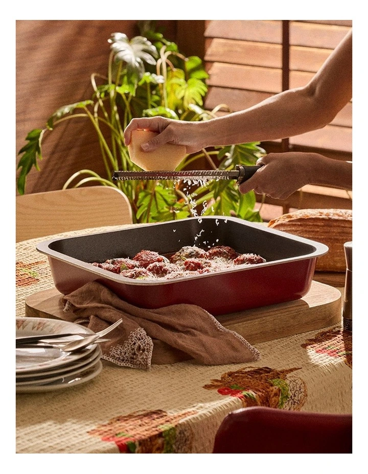 Bessemer Non-Stick Roaster 40cm in Red image 3