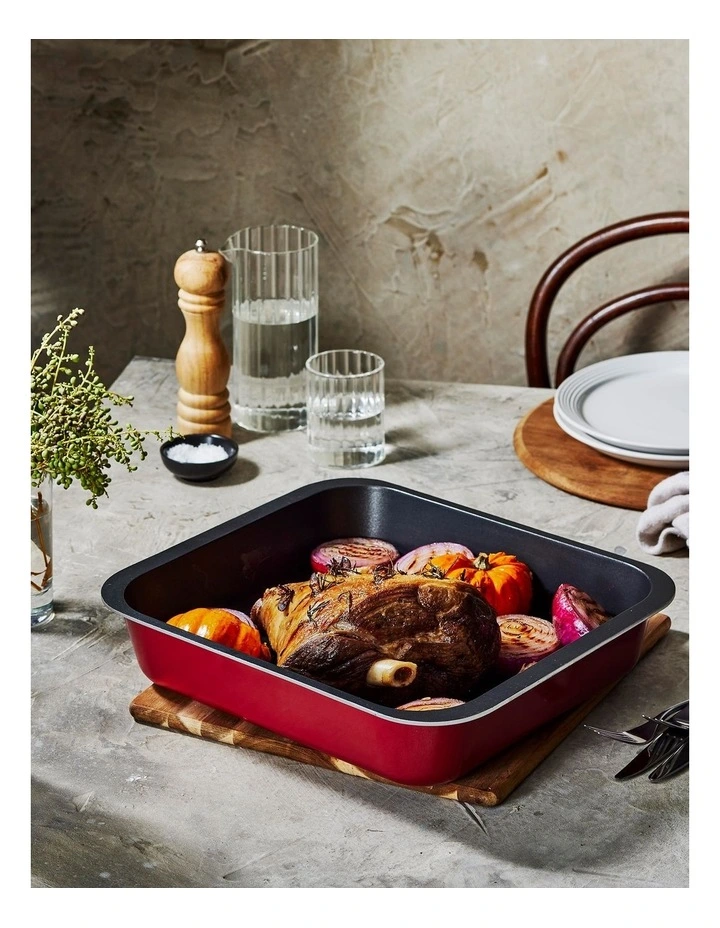 Bessemer Non-Stick Roaster 40cm in Red image 3