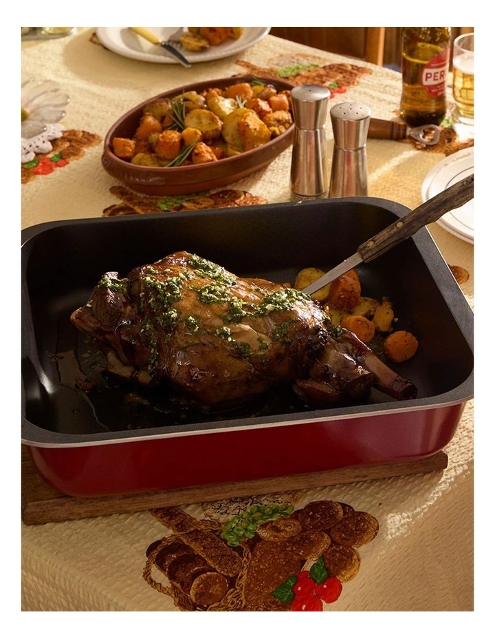 Bessemer Non-Stick Roaster 40cm in Red image 4