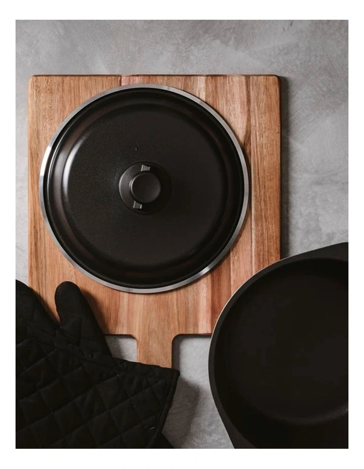 Bessemer Universal Lid 28cm in Black image 2