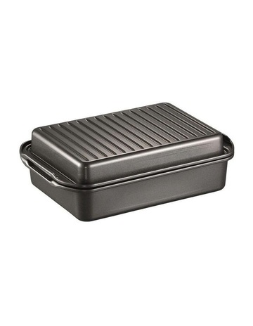 Baccarat Gourmet Carbon Steel Roast And Grill with Rack 39cm in Black