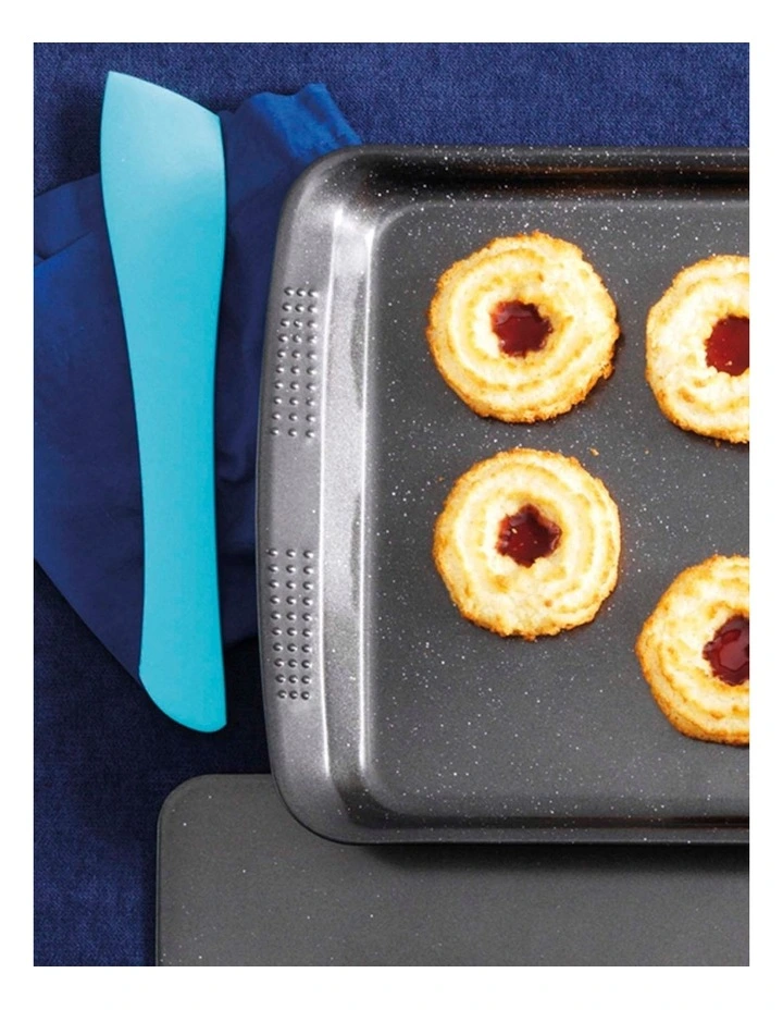 Baccarat Granite Oven Tray 37 x 27cm in Grey image 4