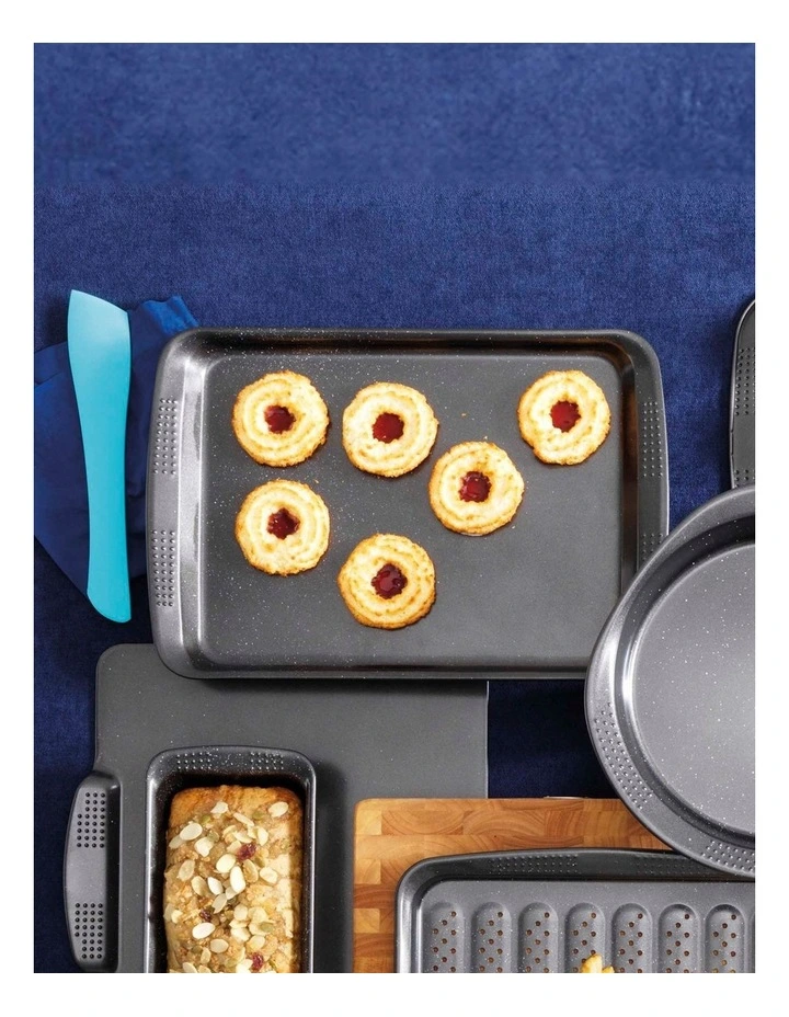 Baccarat Granite Oven Tray 37 x 27cm in Grey image 5