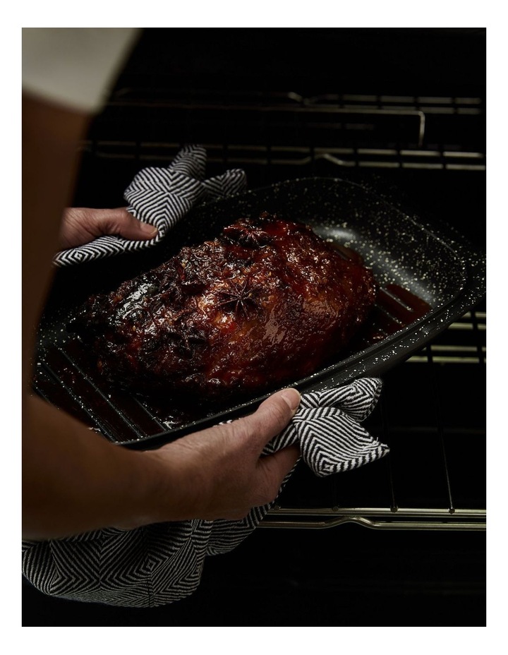 Baccarat STONE 10 Piece Cookware Set with Egg Poacher in Black image 5