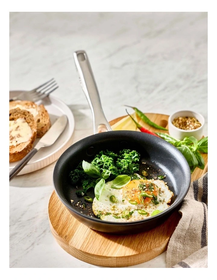 Baccarat iD3 Hard Anodised Frypan 16cm in Black image 2