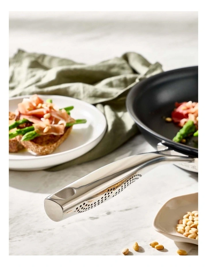 Baccarat iD3 Hard Anodised Frypan 24cm in Black image 4