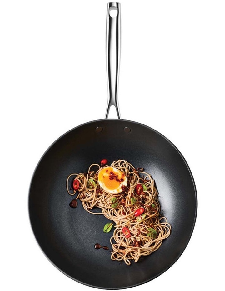 Baccarat iD3 Hard Anodised Stirfry Pan 28cm in Black image 2