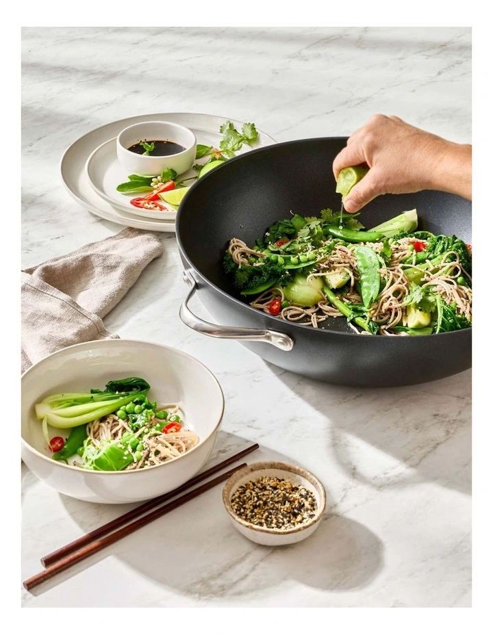 Baccarat iD3 Hard Anodised Wok with Lid 36cm in Black image 6