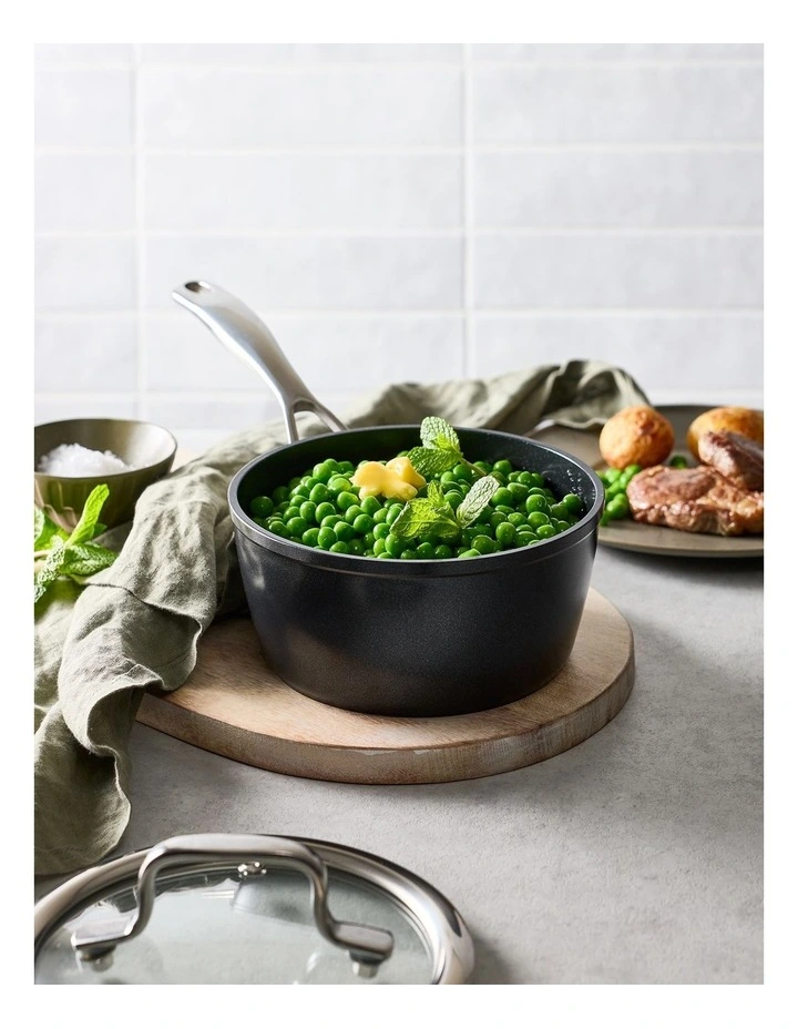 Baccarat Green Stone Saucepan 16cm in Black image 5