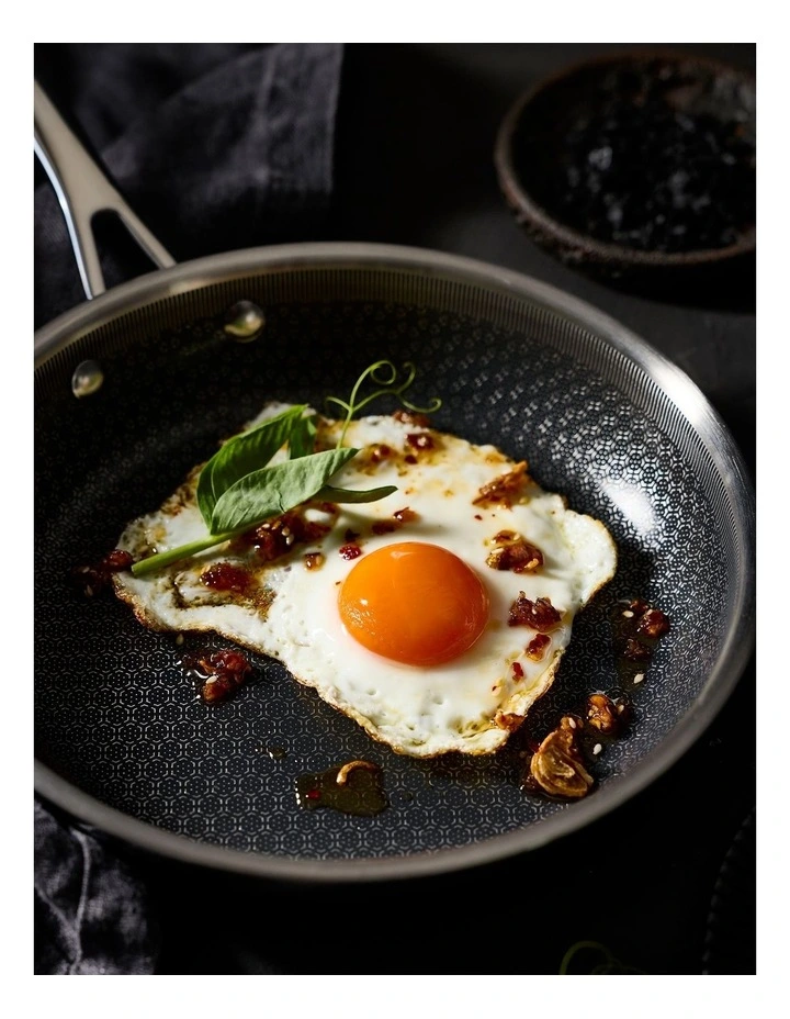 Baccarat Triton Frypan 20cm in Black image 4