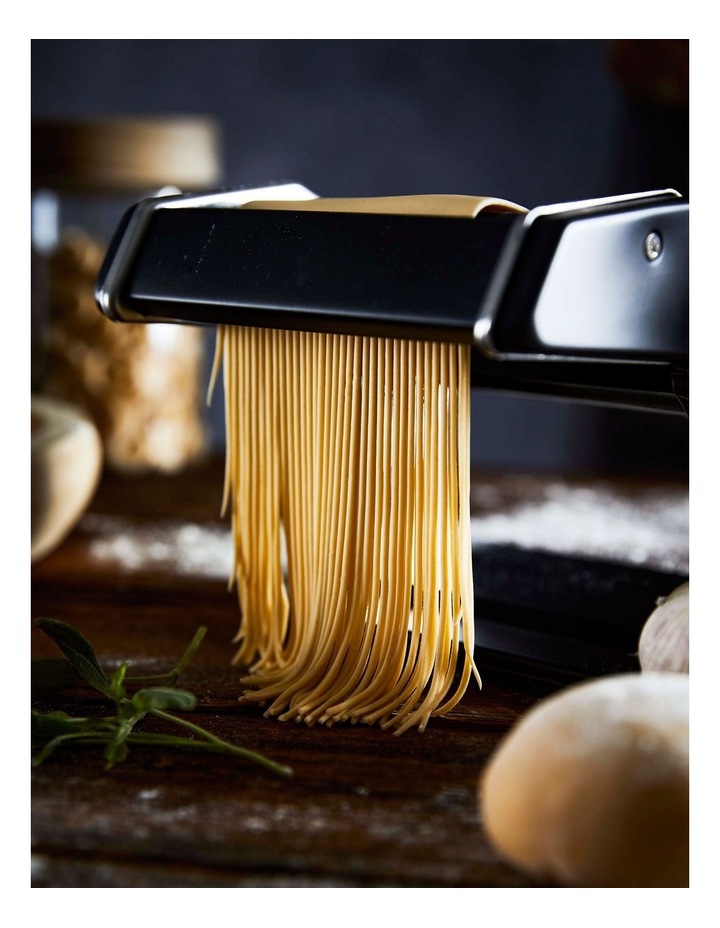 Baccarat Barista Gourmet 150mm Pasta Machine in Black image 3