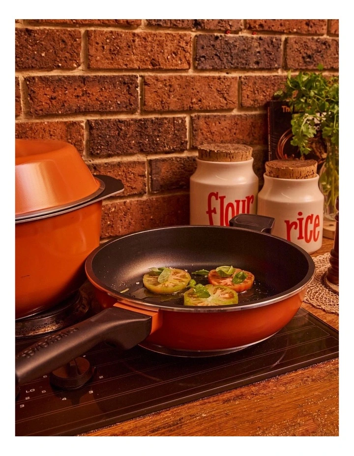 Bessemer Frypan 24cm in Orange image 7