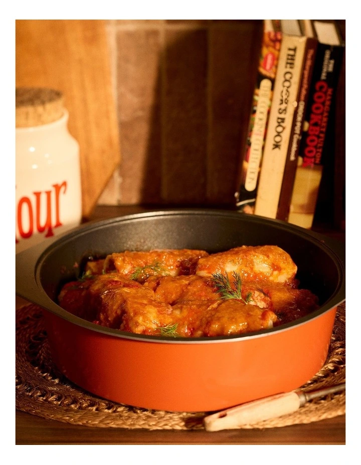 Bessemer Dutch Oven 32cm in Orange image 4