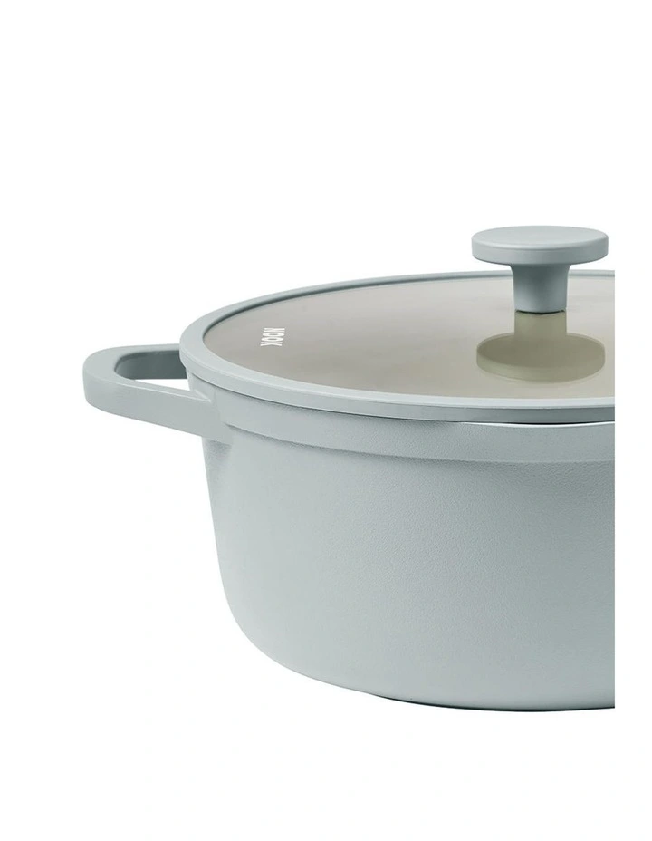 NOOK by Baccarat Casserole with Lid 28cm in Sky image 2