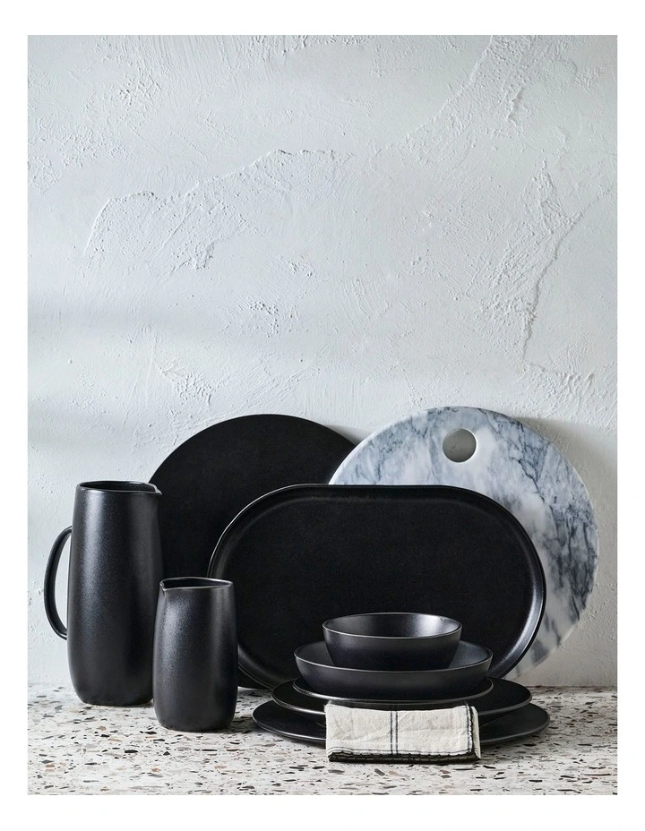 salt&pepper Riley Round Platter 34cm in Black image 5
