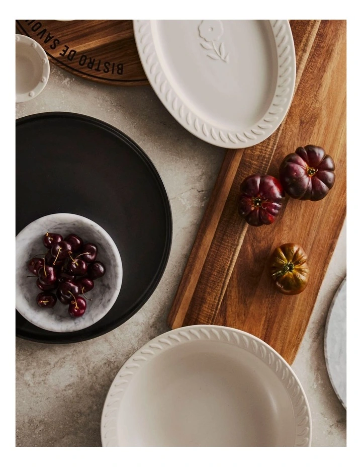 salt&pepper Riley Round Platter 34cm in Black image 6