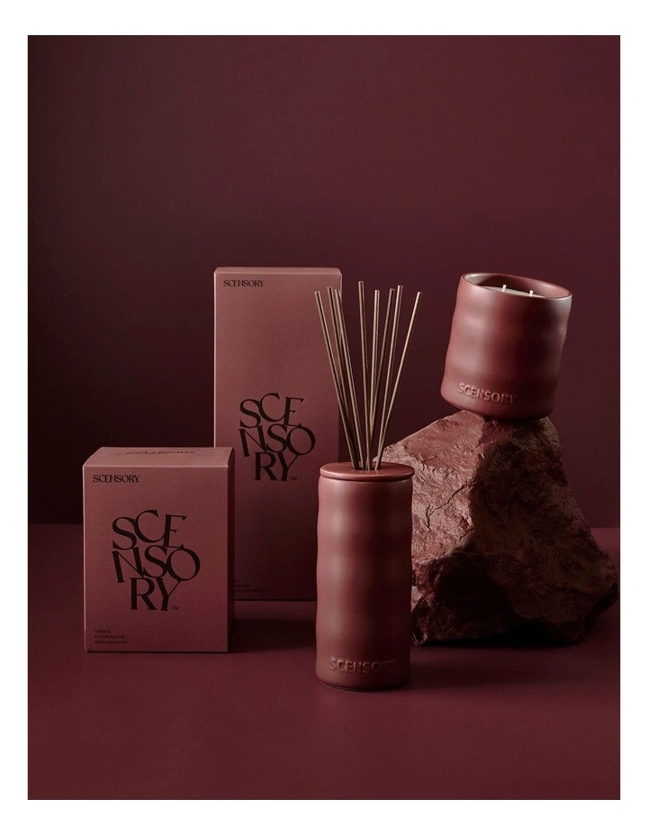 salt&pepper Sensory Candle 400g in Future Bloom image 5