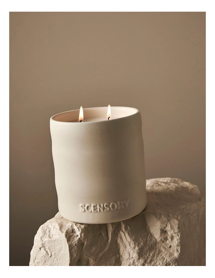 salt&pepper Sensory Candle 400g in White Noise image 7