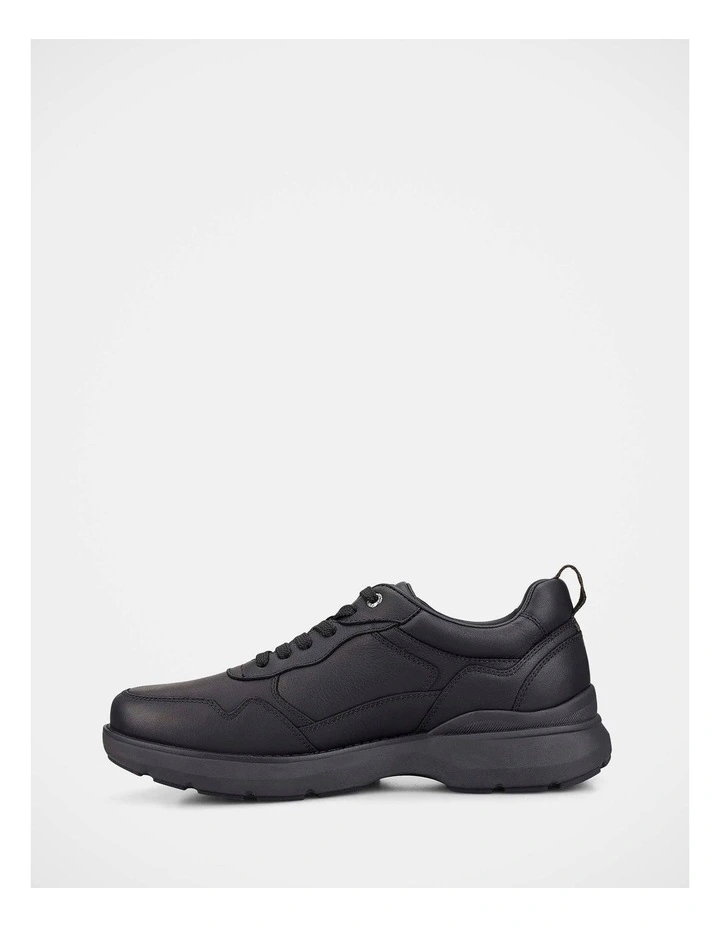 Ramble Shoes in Black image 4