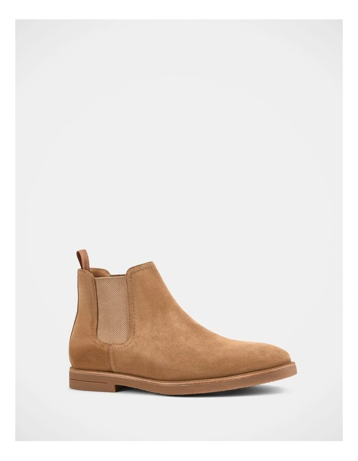Gravel Boots in Chestnut image 2