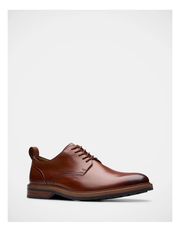 Aldwin Lace Shoes in Tan image 2