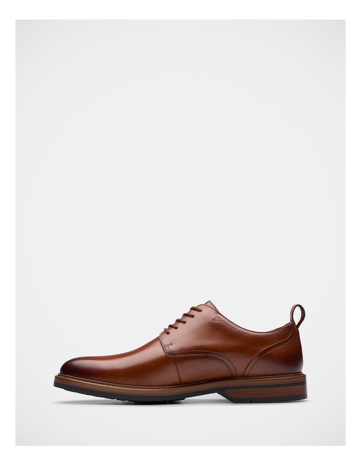 Aldwin Lace Shoes in Tan image 3
