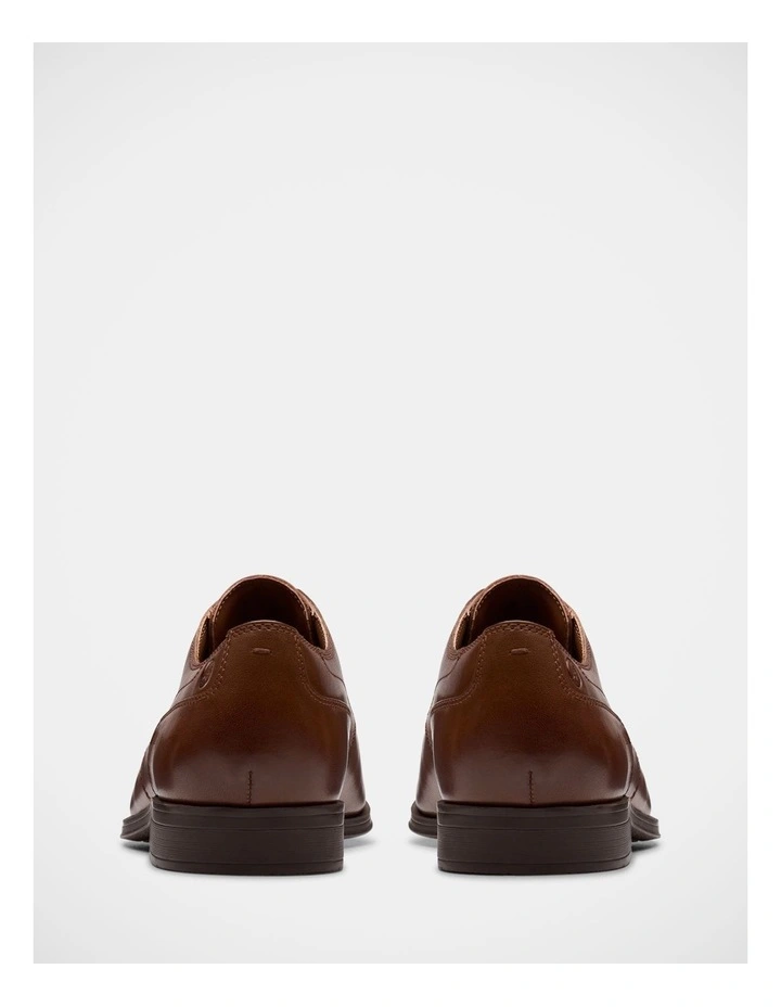 Paulton Lace Shoes in Tan image 5