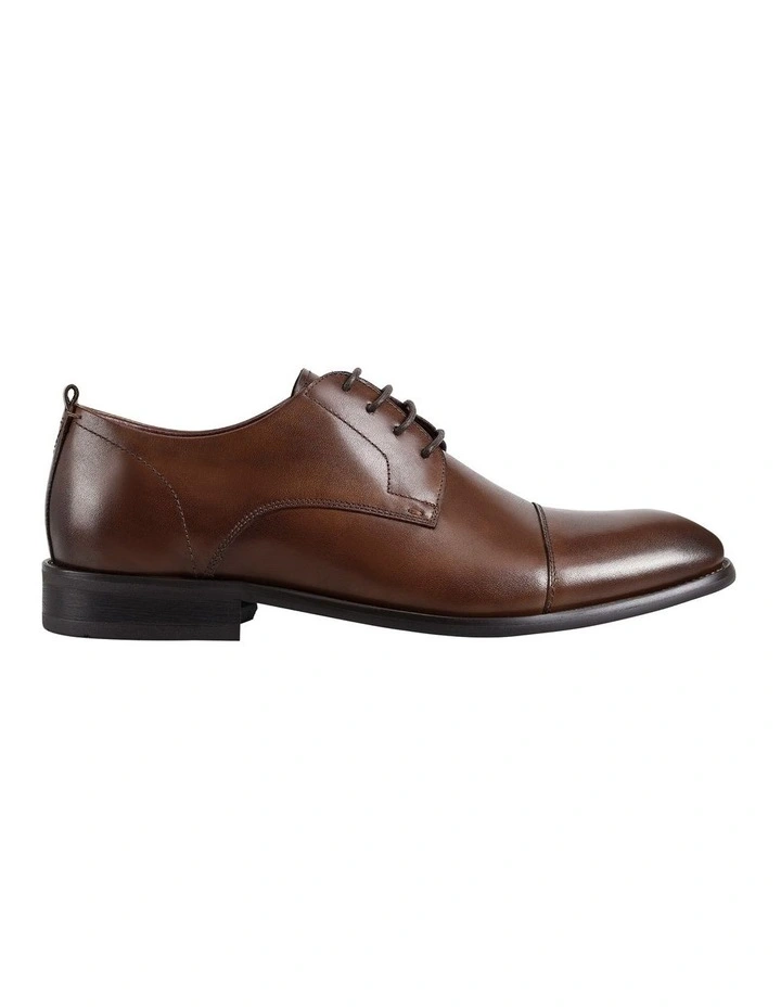 Optimize Shoe in Cognac image 1