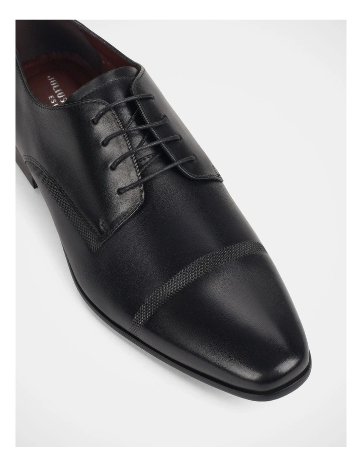 Juke Shoes in Black image 4