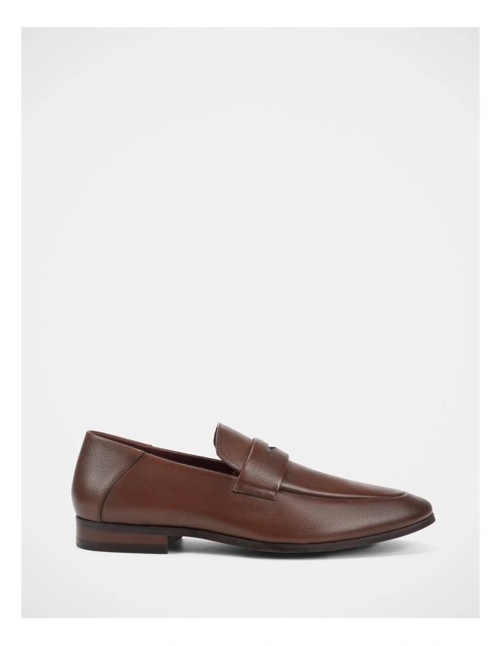 Luxe Shoes in Dark Tan image 1