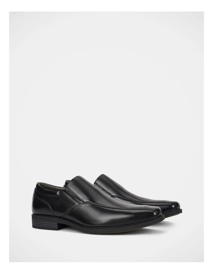 Divert Shoes in Black image 2