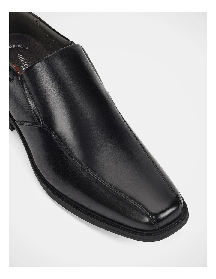 Divert Shoes in Black image 4