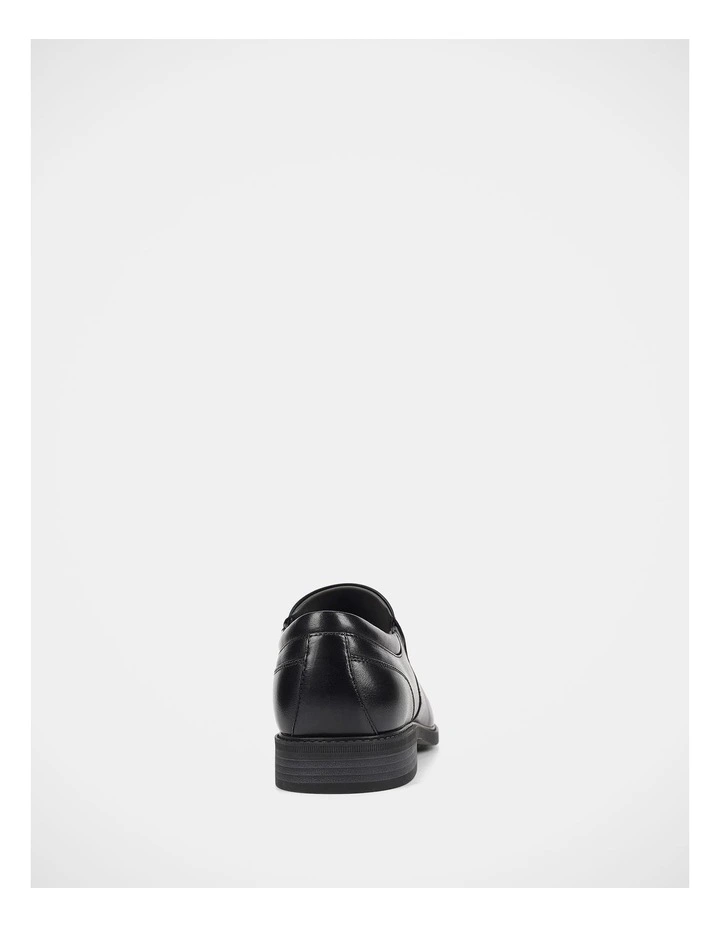 Divert Shoes in Black image 5
