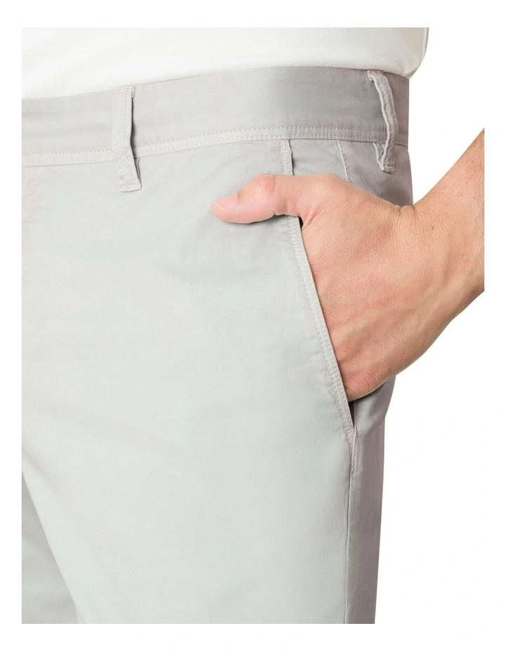Roxburgh Chino Short in Cement image 4