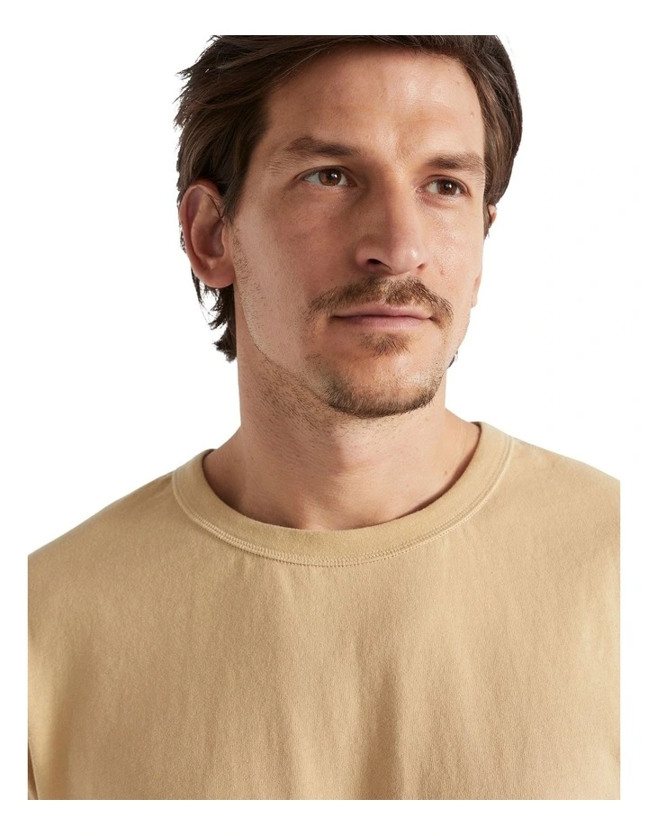 Classic T-shirt in Sand image 2