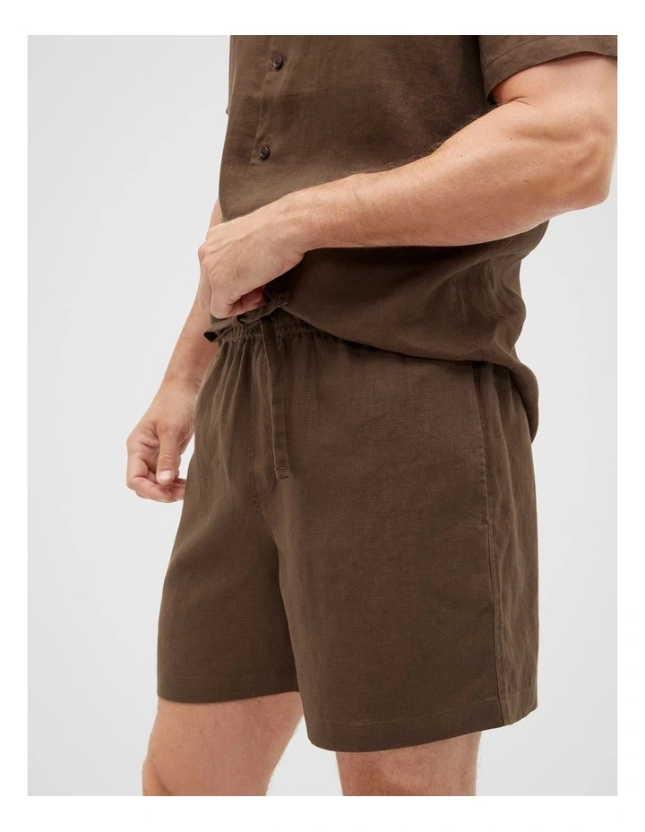 Linen Short in Dark Praline image 4