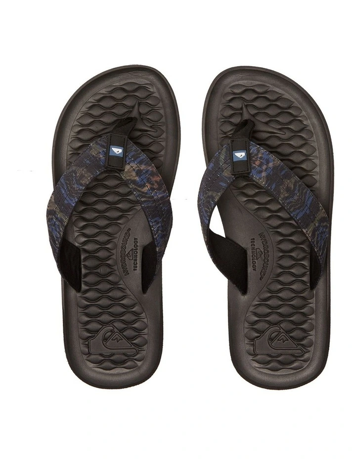 Lanai Thongs in Black image 5