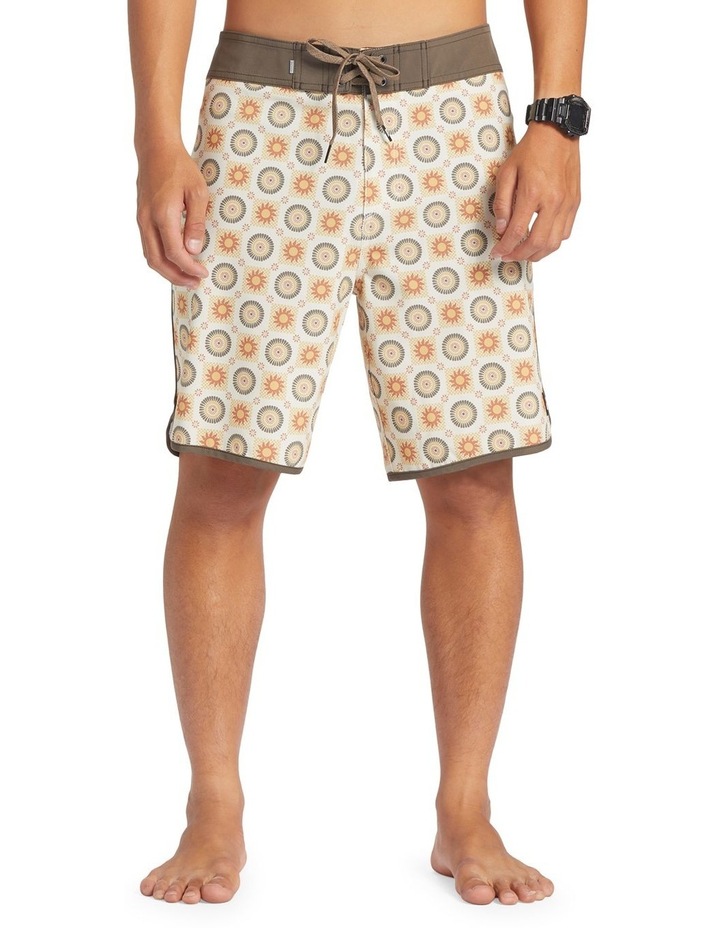 Surfsilk Scallop 19 Boardshorts in Birch Beige