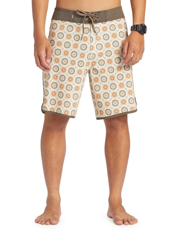 Surfsilk Scallop 19 Boardshorts in Birch image 1